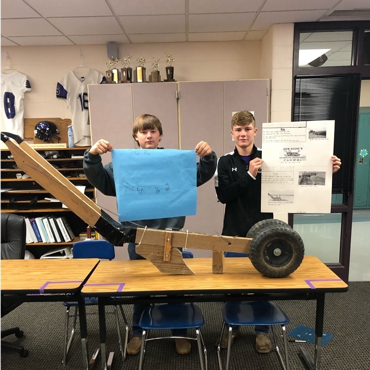 Mr. Adam’s 1sr period 8th graders presented their late 1800 inventions! Great job everyone! 